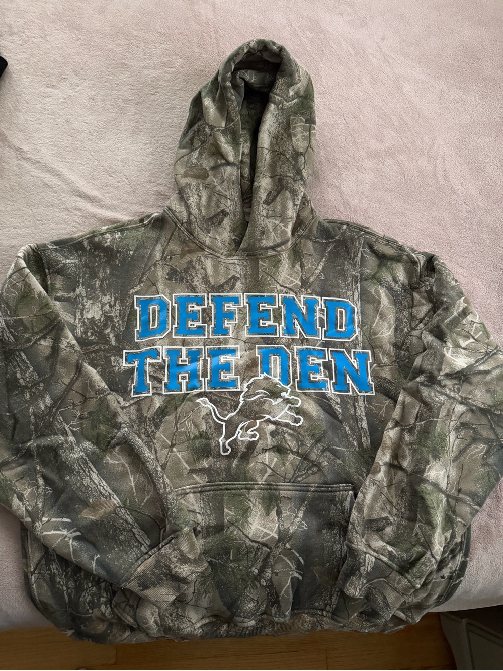 Women’s Camo 'Defend The Den' Hooded Sweatshirt - Green